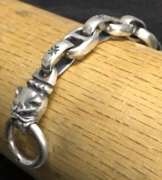 画像9: Quarter Old Bulldog With H.W.O & Anchor Links Bracelet (9)