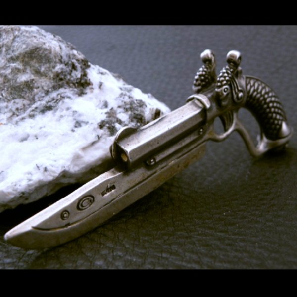 画像7: Double Barrel 50 Caliber Pistol Knife Pendant (7)