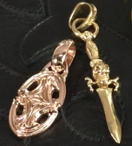 画像11: 10k Red Gold Quarter Sclupted Oval Pendant (11)