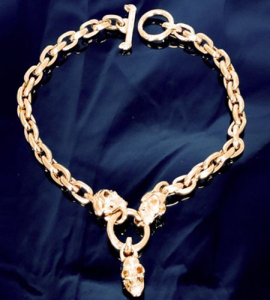 画像1: 10k Gold Single Skull With 2 Single Skulls & Small Oval Chain Links Necklace (1)