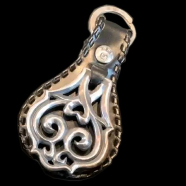 画像1: Leather Backed Arabesque Key Holder (1)