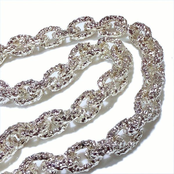 画像4: Half Textured Small Oval Chain Links Necklace [Platinum Finish] (4)