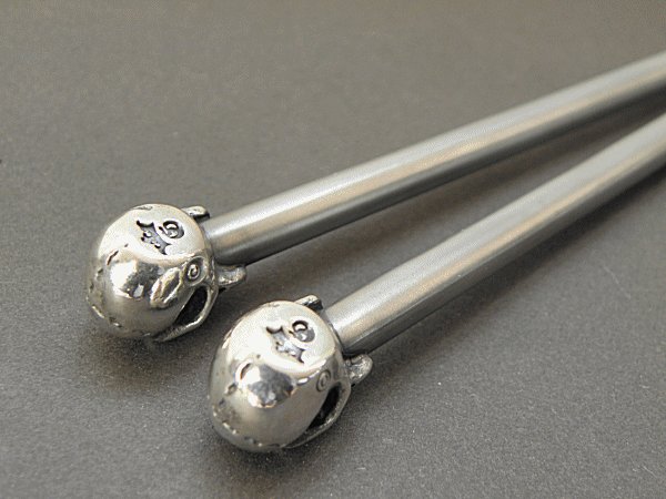画像3: Skull on chopsticks (Slant head) (3)