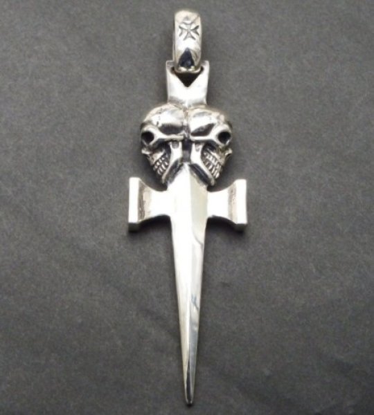 Gaborartory Double Skull Dagger Square Bottom & H.W.O Pendant