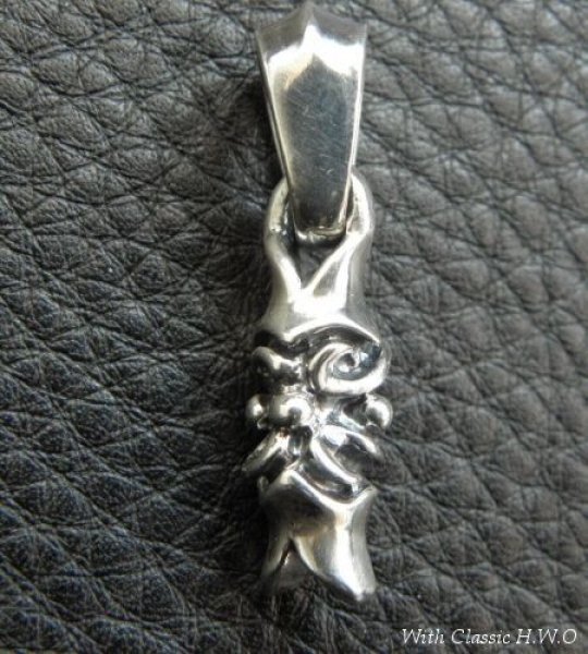 Gaborartory Quarter Macaroni Pendant