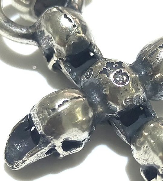 画像9: Quarter 6 Skulls Cross With H.W.O Pendant (9)