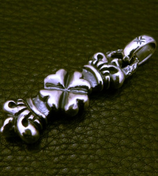 画像7: Half 4 Heart Crown Chiseled Loop With H.W.O Pendant (7)