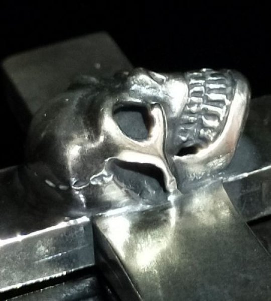 画像3: Skull On Plain Petro Cross Pendant [Half] (3)