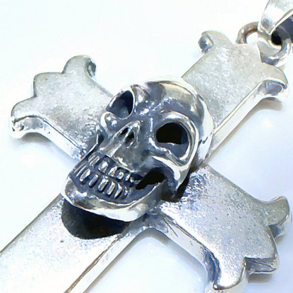 画像7: Skull On Constantin Long Cross Pendant  (7)
