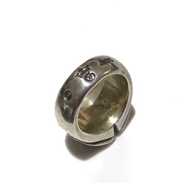 画像2: Sculpted Oval Narrow Ring With CZ Diamond (2)