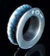 画像6: 10 x 5.8mm Wide Bolo Neck Chiseled Reel Ring (6)
