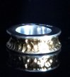 画像4: Pure Gold Wrap 10 x 6mm Wide Bolo Neck Chiseled Reel Ring (4)