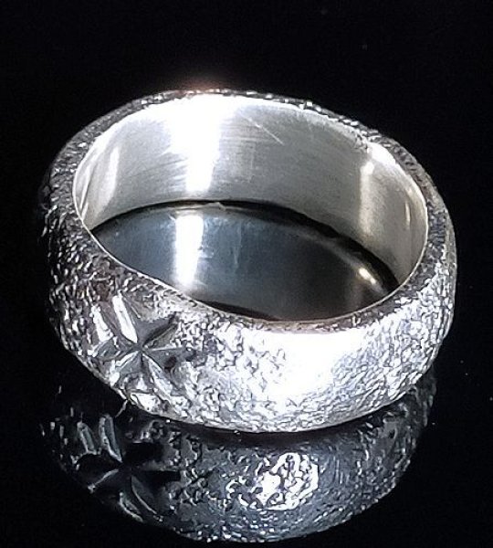 画像9: Mini Textured H.W.O Ring (9)