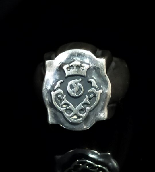 画像1: Quarter Raised Atelier Mark Shield Ring (1)