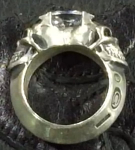 画像1: Marquise Cut White Sapphire Half Size Devil Skull Triangle Wire Bangle Ring (1)