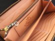画像16: Atelier Mark Overlay Saddle Leather Round Zip Wallet (Natural) (16)
