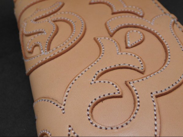画像10: Atelier Mark Overlay Saddle Leather Round Zip Wallet (Natural) (10)