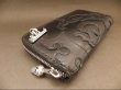 画像3: Atelier Mark Overlay Saddle Leather Round Zip Wallet (Black) (3)