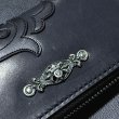 画像4: [現品限り2025年内納品OK] G&Crown Quarter Cross Oval With Crown Atelier Mark Overlay Saddle Leather Round Zip Wallet  (4)