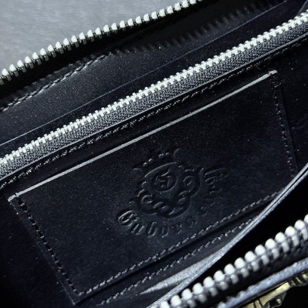 画像5: [現品限り2025年内納品OK] G&Crown Quarter Cross Oval With Crown Atelier Mark Overlay Saddle Leather Round Zip Wallet  (5)