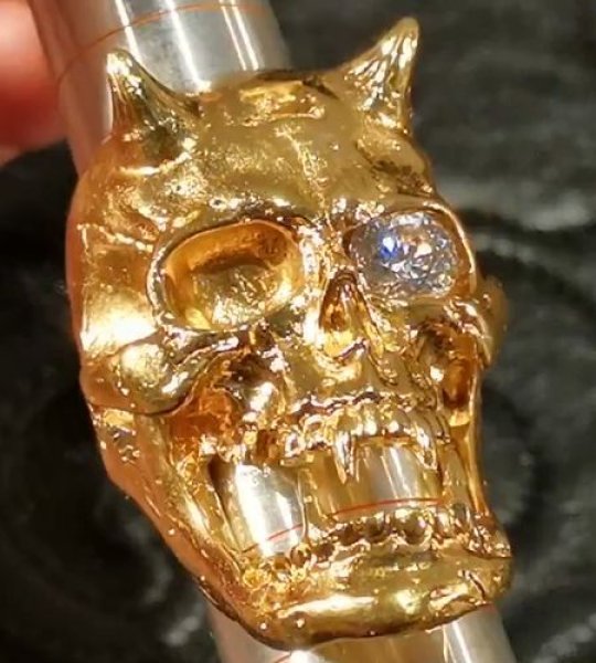 画像1: 18k Gold Zaza Large Devil Skull  With Diamond Eye Ring (1)