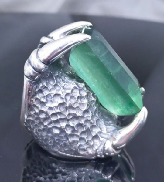 画像5: 78.50Ct Emerald Cut Fluorite Master Predator Ring (5)