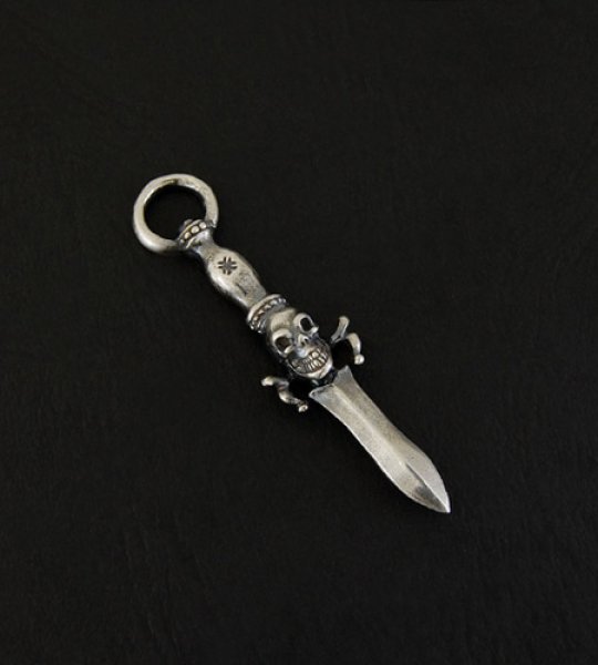 画像2: Quarter Dagger With Skull Pendant (2)