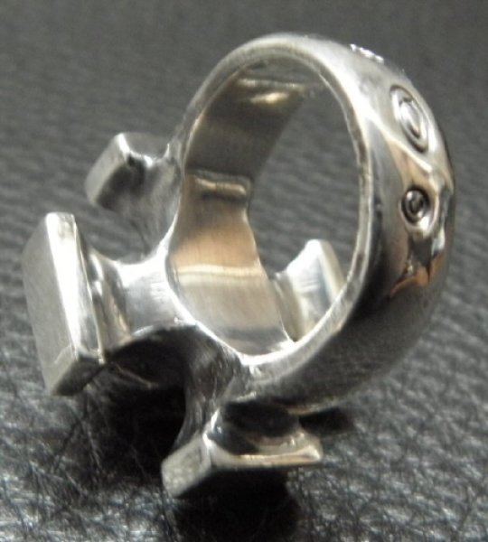 画像9: Skull On Square Hammer Cross Ring (9)