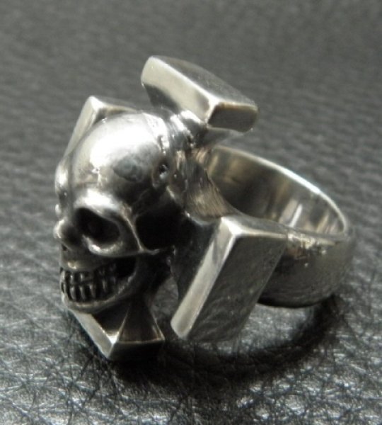 画像4: Skull On Square Hammer Cross Ring (4)