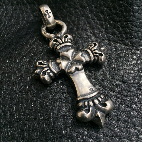 Half Long 4 Heart Crown Cross Pendant