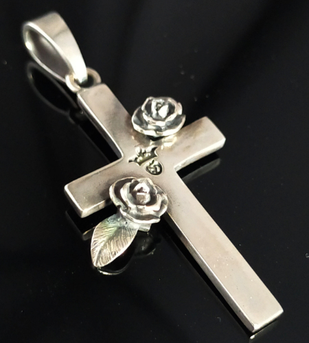 Gaboratory Plain Cross With Rose Pendant [Small]