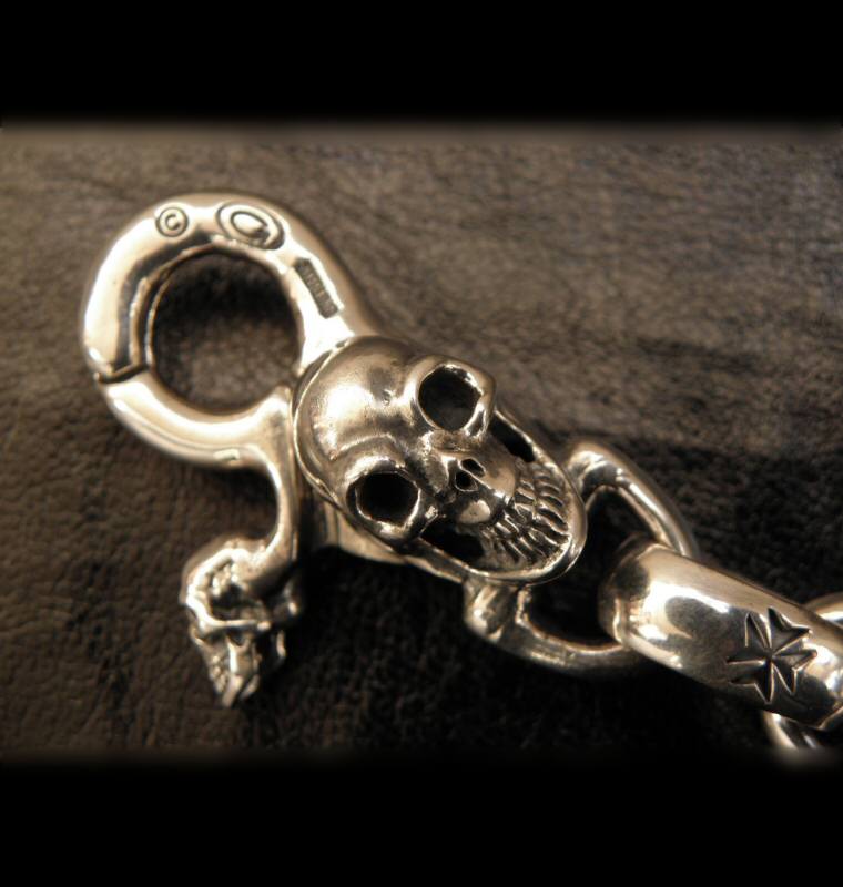 L&T Bone Hook & Skull Wallet Chain 47cm | www.innoveering.net